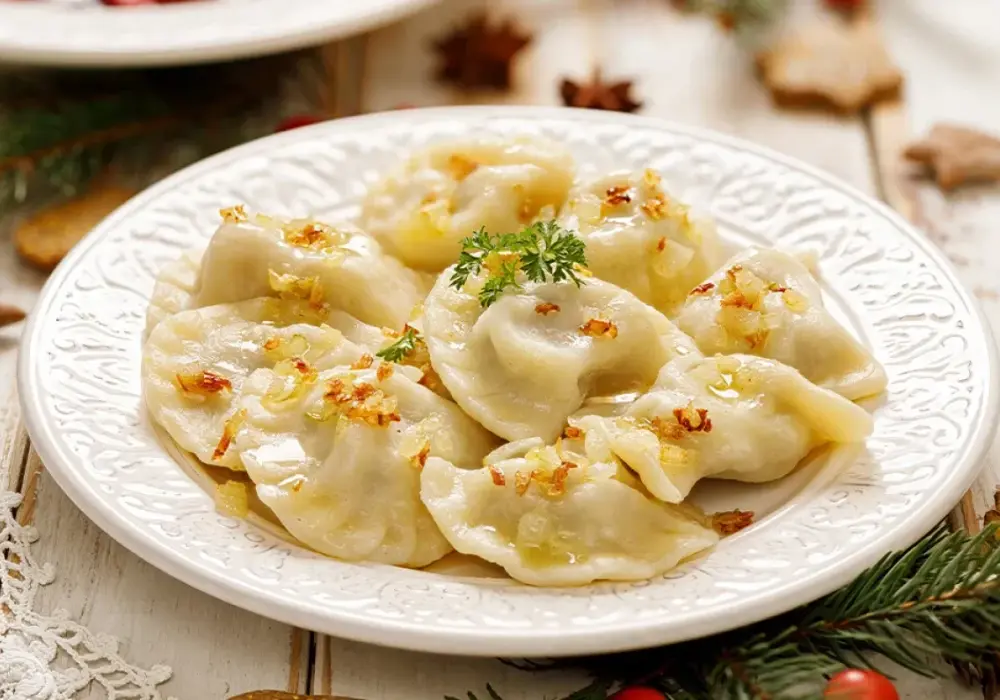 Ile czasu gotować pierogi ruskie i inne? Przepis krok po kroku