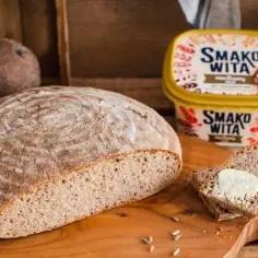 Tradycyjny chleb orkiszowy na zakwasie – łatwy przepis krok po kroku