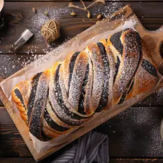 Babka makowa z białek: Pyszne ciasto, w którym można użyć też żółtka