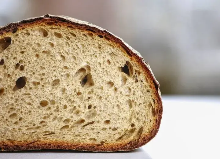 Ile drożdży na 1 kg mąki? Odkryj idealną ilość dla perfekcyjnego chleba